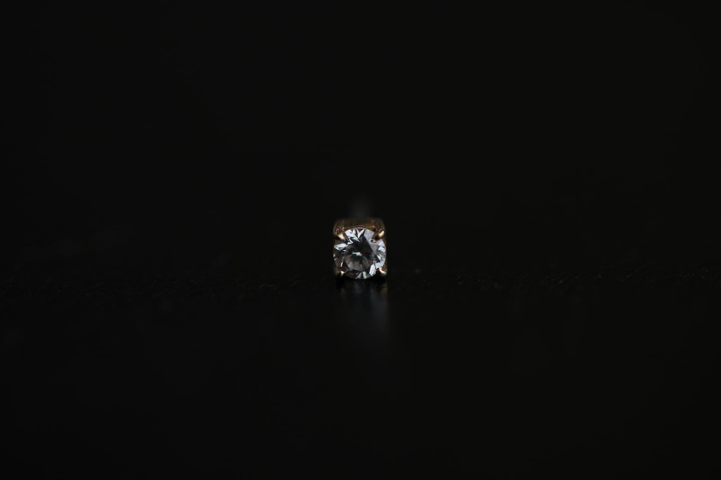 R2S - Gold Round Prong - Diamond